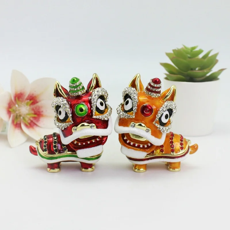 

SHINNYGIFTS Chinese Lion Dance Enamel Trinket Box Handmade Animal Jewelry Box with Hinged Home Decor Gift Festival Souvenirs