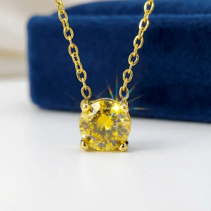 

1pc 1Carat Golden Stainless Steel Classic Four-claw Yellow Moissanite Pendant Necklace. It Exudes An Elegant Charm.