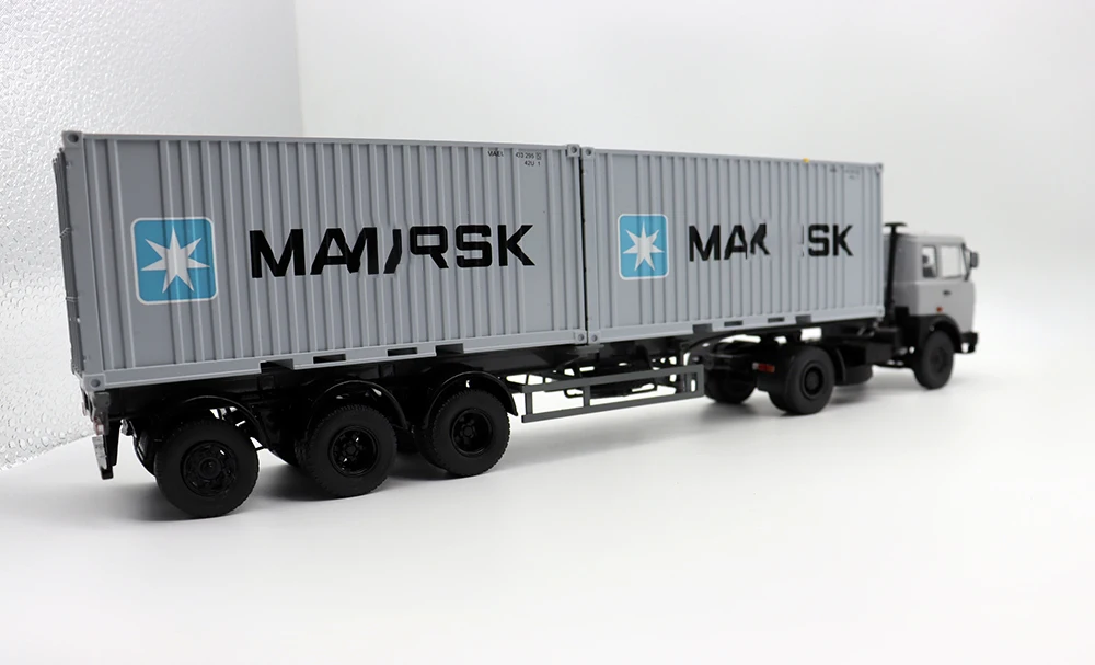 Nuovo SSM scala 1:43 MAZ-5432 con contenitori da 20 piedi trasportano modelli di camion lunghi per il regalo di raccolta