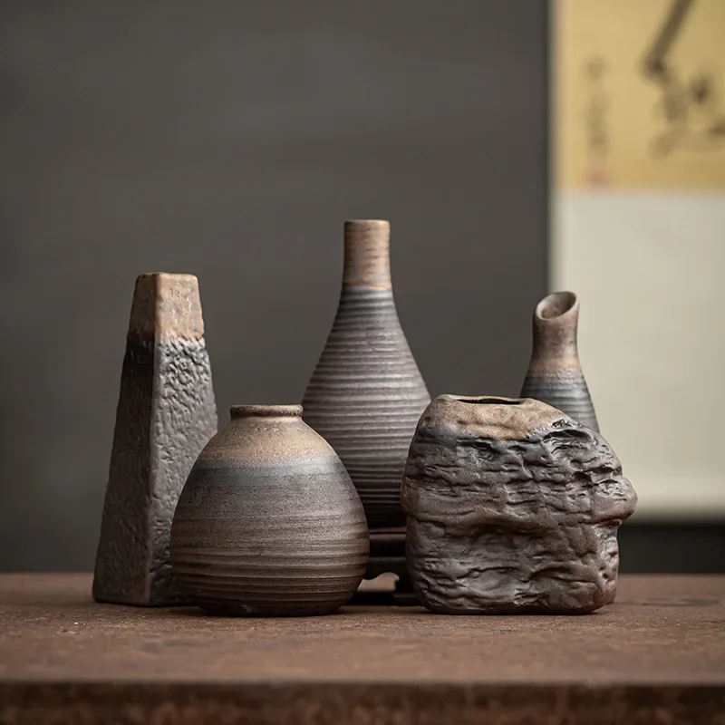Kreatywne, ręcznie robione antyczne wazony ceramiczne Nowoczesne, minimalistyczne ceramiczne rękodzieło dekoracyjne