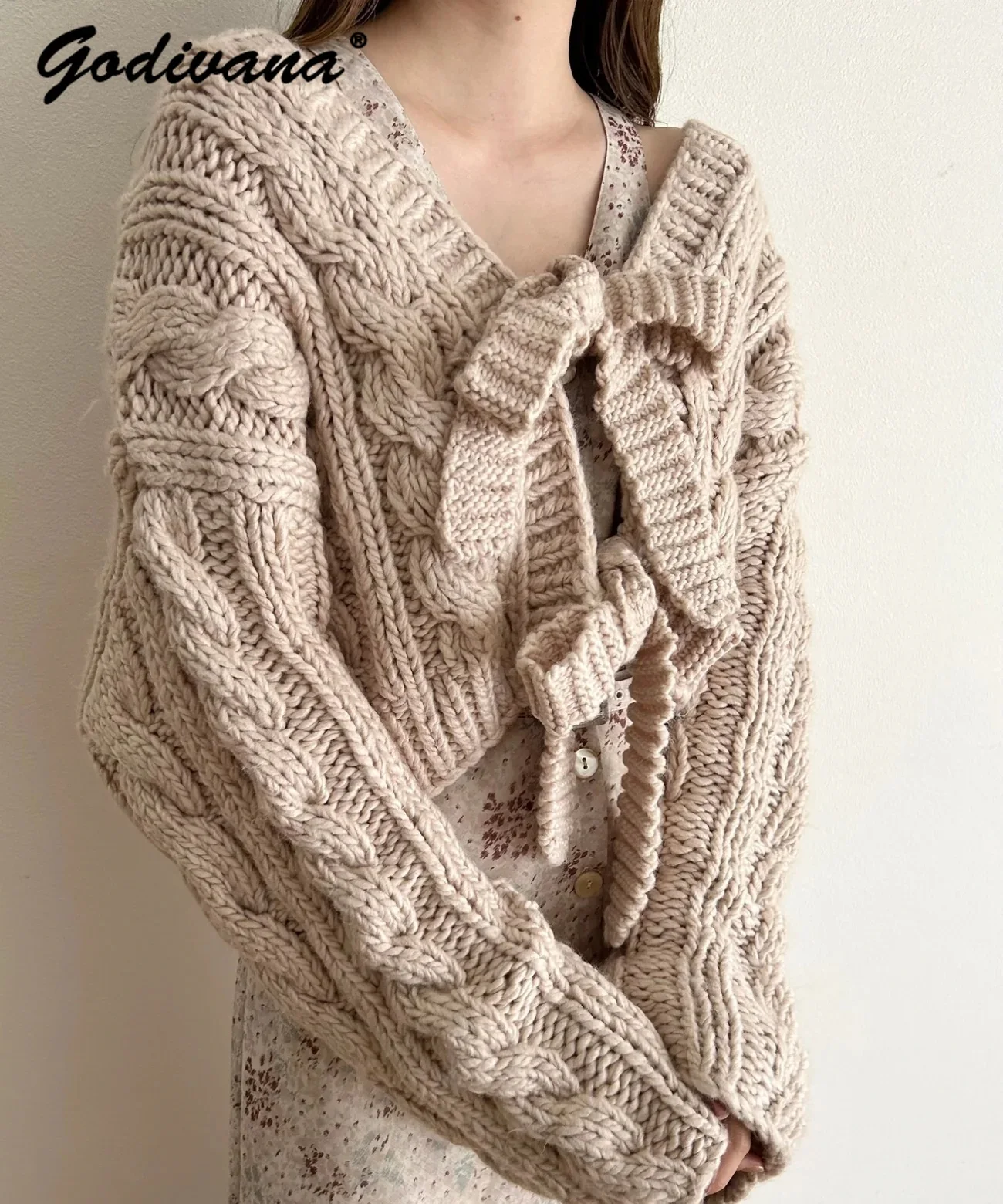 Japoński nowy jesienno-zimowy słodki sweter z kokardką 2-drożny sweter z dzianiny Pure Color Elegancki luźny krótki kardigan