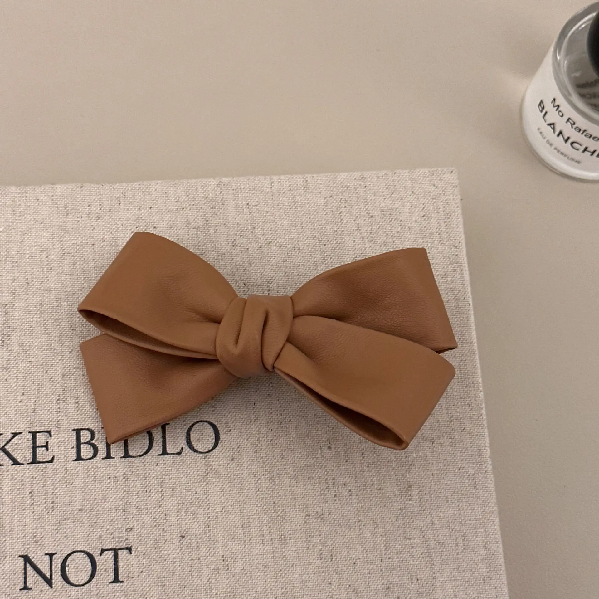 Frauen Große Größe PU Leder Bowknot Haar Barrettes Solide Handmade Doppel Bögen Haar Clips Qualität Elegante Französisch Clips 9 Farben