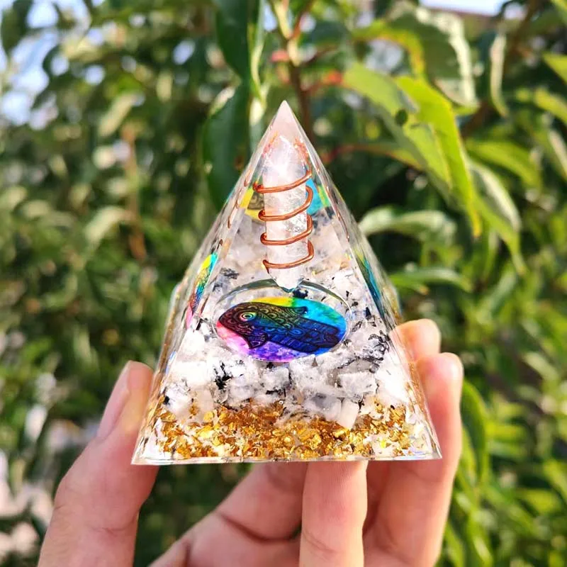 Crystal Ball Pyramid Epoxy Resin Home Decoration Auspicious Feng Shui
