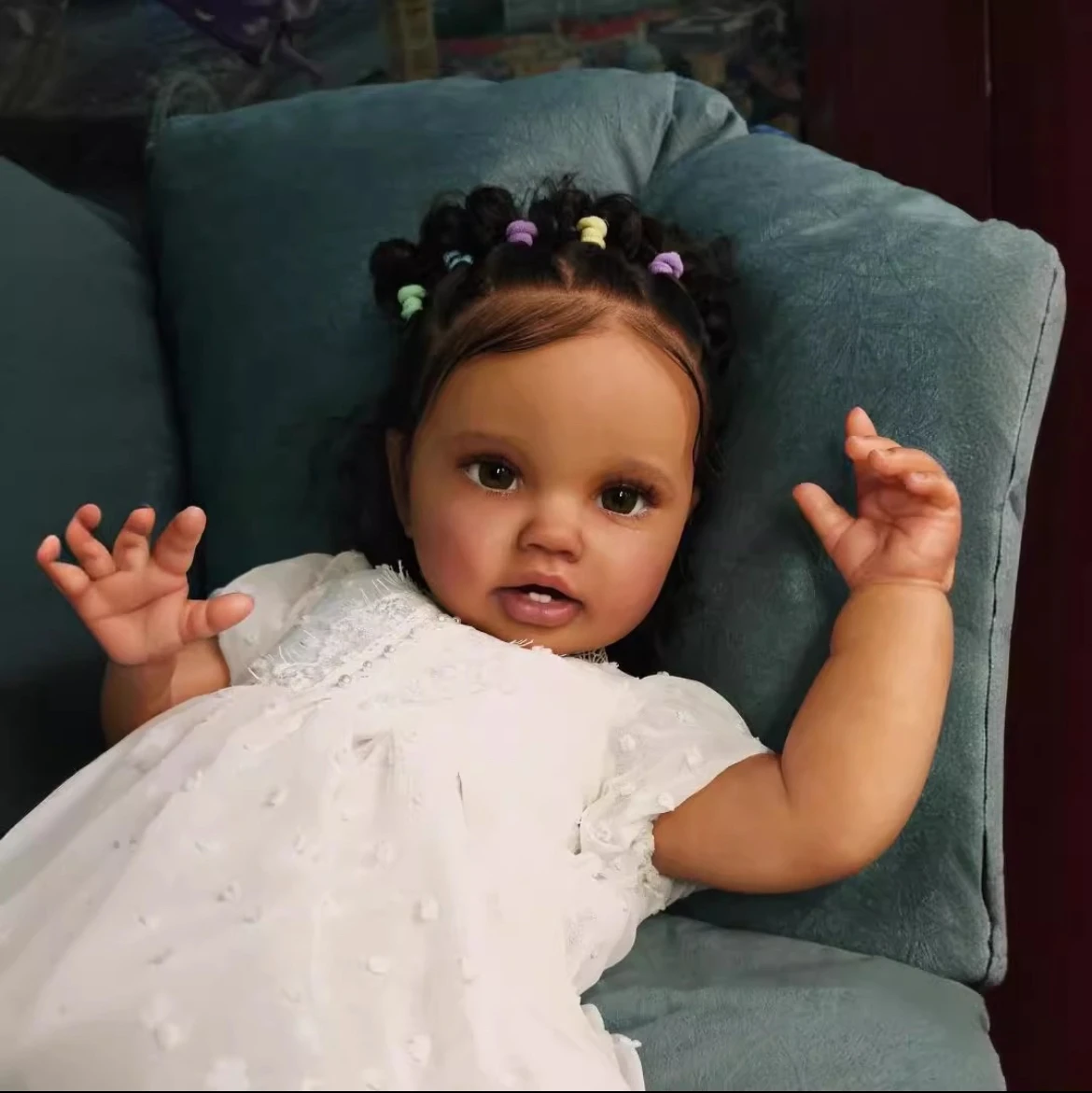 دمية Loite Heirloom Reborn مقاس 24 بوصة مع لون عميق للبشرة، جسم ناعم مرجح، لهاية مغناطيسية ورموش مصنوعة يدويًا