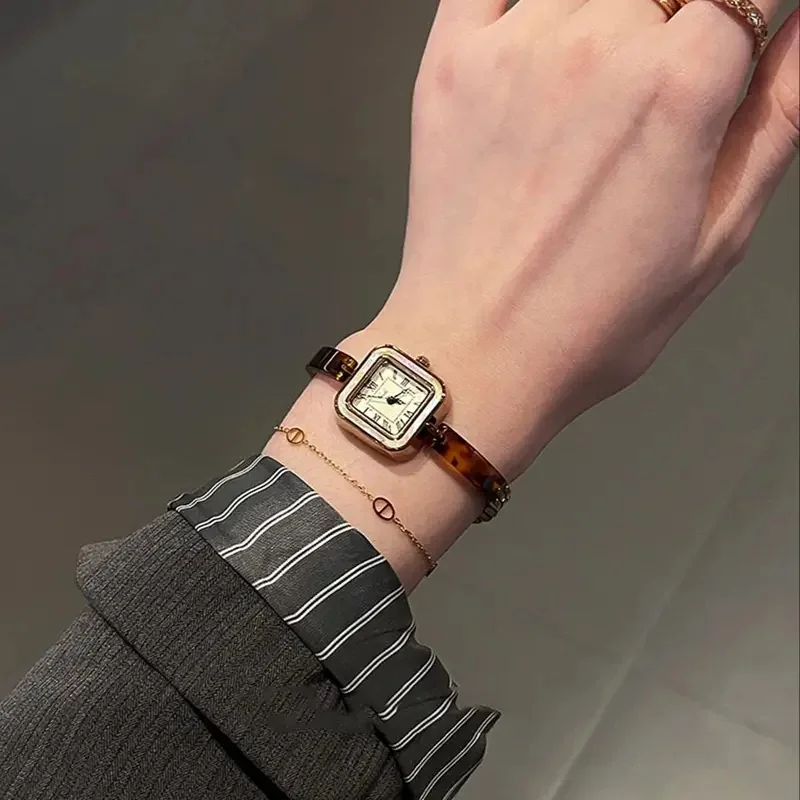 Square Dial Roman Numerals Vintage Luxury Ladies Watch Amber Bracelet Strap Quartz Women Wristwatch Retro Fashion Gift for Women