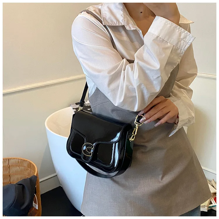 

2025 New Fashion Retro Style Women's Handheld Saddle Bag - High-End Small-Design Mini Square Bag, Versatile Crossbody/Shoulder