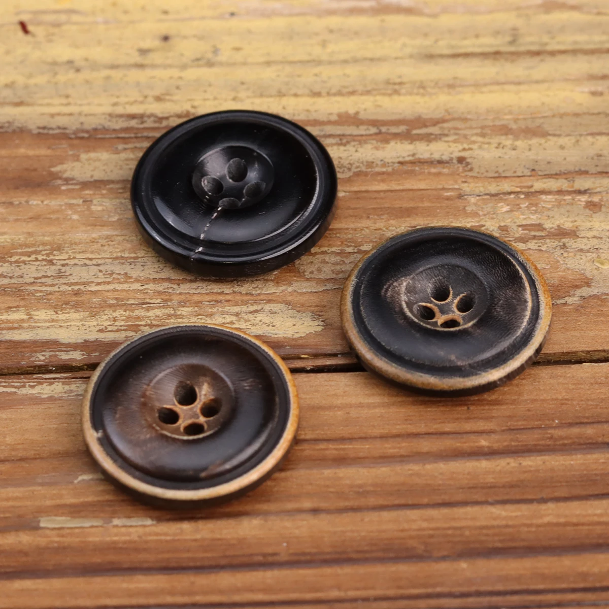 6pcs High Quality Genuine Horn Buttons For Clothing Round 4 Hole Blak Scorched Rim Dark Brown Sewing Accessories Knitting