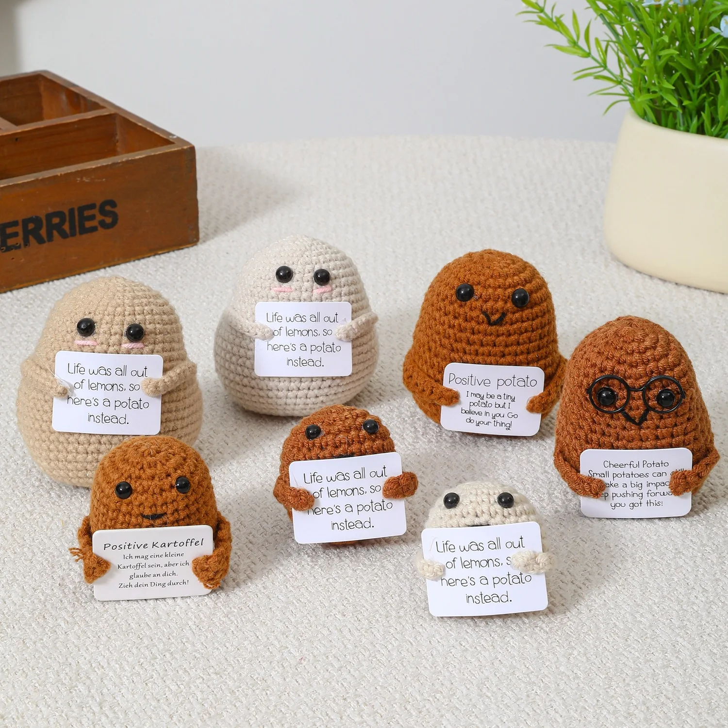 New Positive Energy Potatoes Hug Pocket Doll With Card Handmade Plush Wool Knitting Doll Home Room Decoration Christmas Gifts