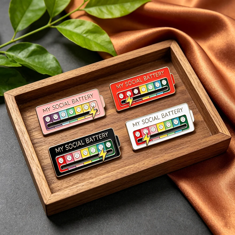 Juego de 4 pines de esmalte My Social Battery para mujer y hombre, insignias de aleación con motivos de poder social, estado de ánimo y energía, regalo para mochila