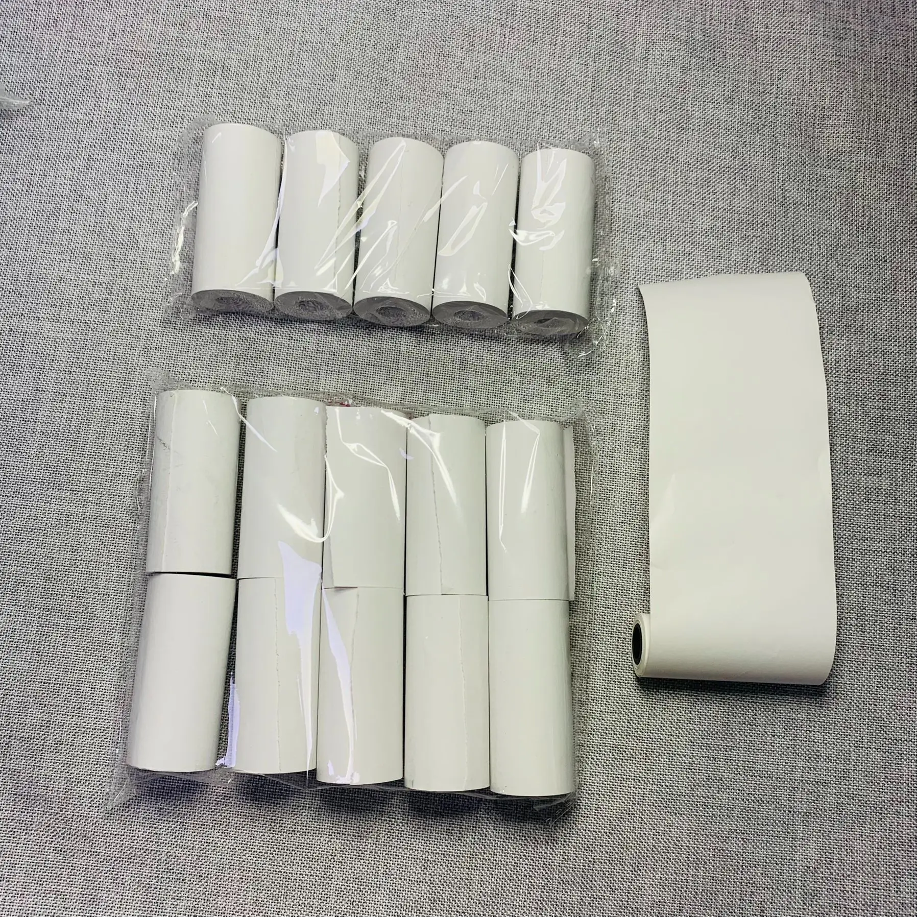 Mini portable thermal printer, universal type, 57mm thermal paper, suitable for printing pictures and photos on mobile phones