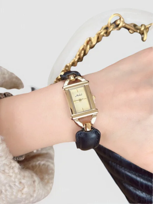 ساعة نسائية مربعة ريترو فاخرة، بسيطة ومتطورة، طراز جديد 2025، ساعة نسائية عالية الجودة.