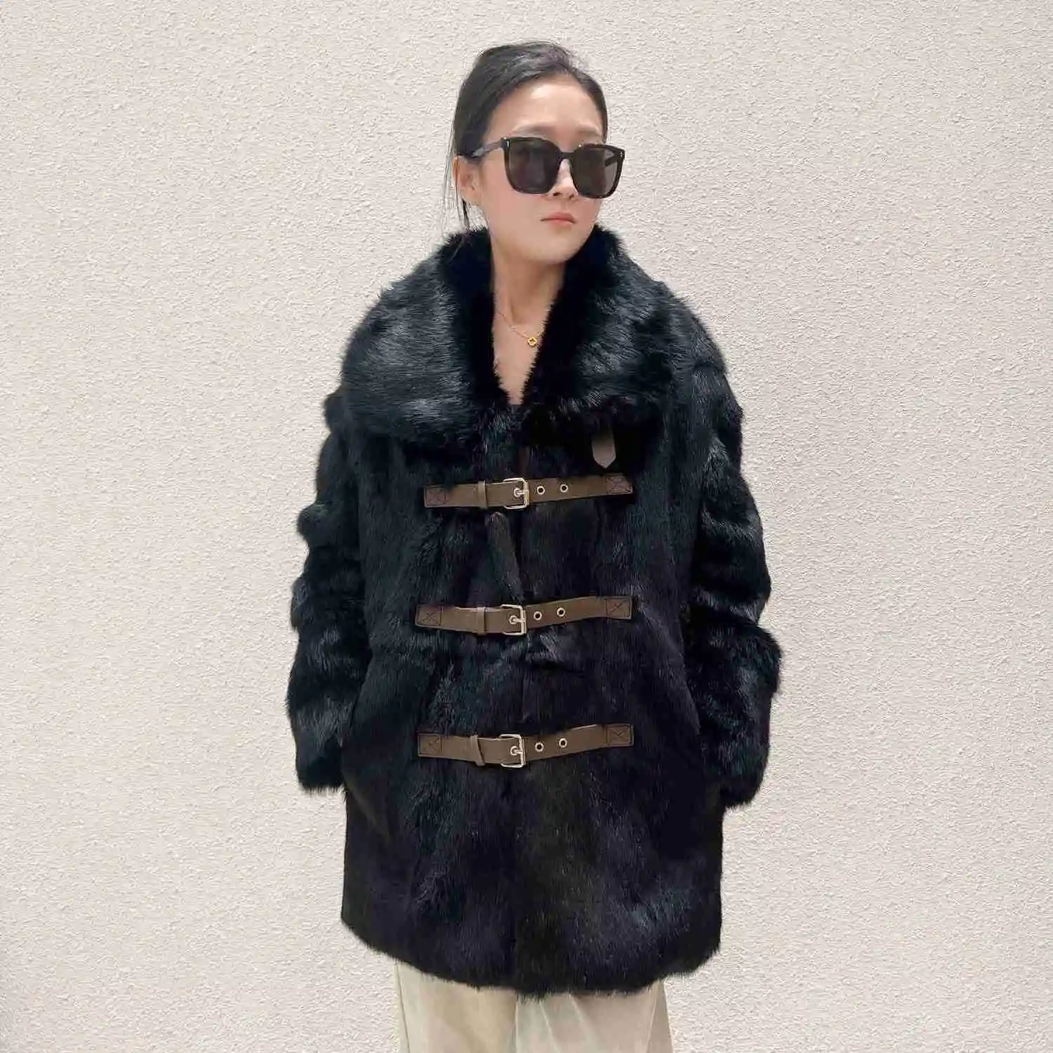 

2025 зимняя новая женская шуба, свободная пригородная ветрозащитная меховая интегрированная шуба