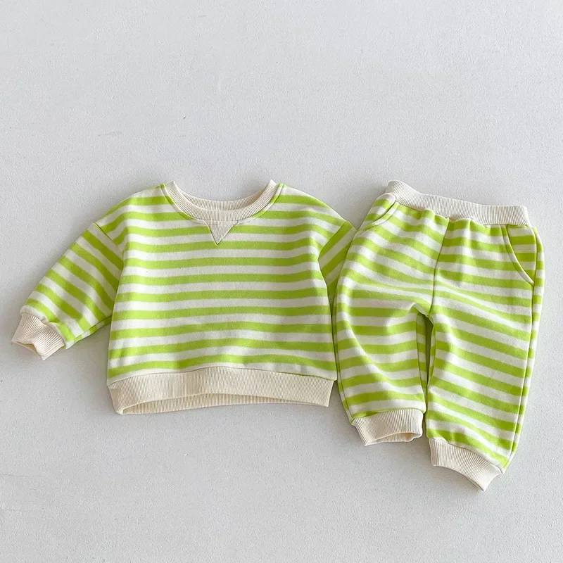 2025 nuevo conjunto de ropa de primavera para bebés y niños, jersey de manga larga de algodón a rayas, Tops + Pantalones, ropa deportiva para niños, traje