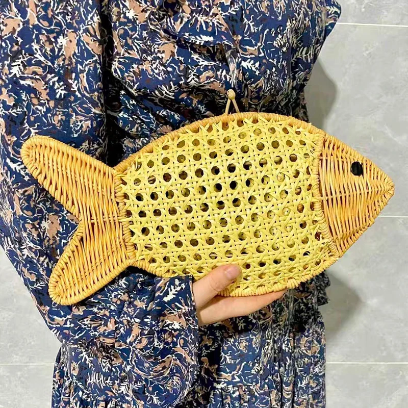 

Fish Shape Bag Handmade Woven Straw Creative Rattan Purse Cute Women Tote Summer Beach Vacation Picnic Decor Party Gift Artisan
