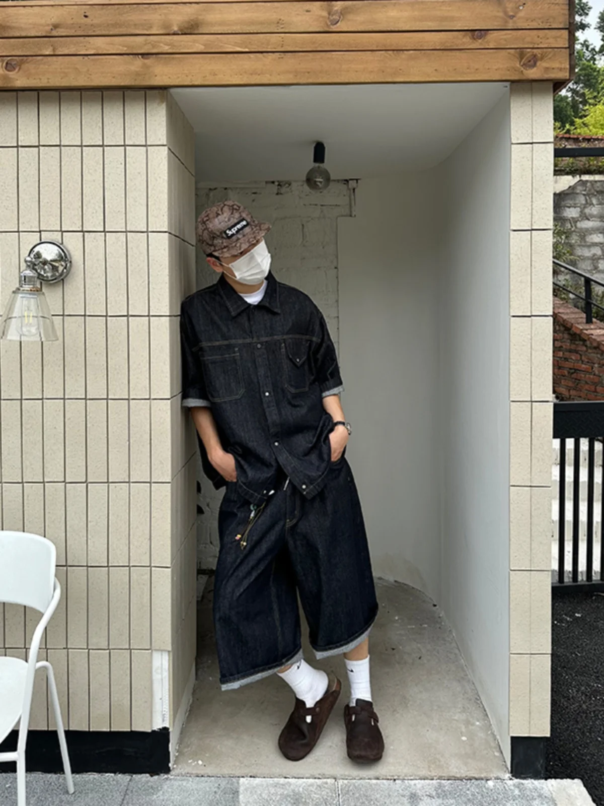 

Летняя винтажная темно-синяя мужская джинсовая рубашка с короткими рукавами, свободного кроя, универсальная, в американском стиле, модная, повседневная, классическая.