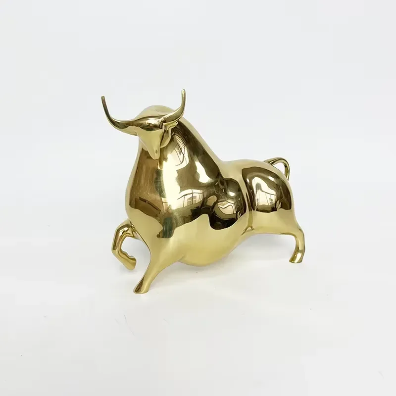 High Grade Souvenir Gift Copper Statue Crafts Ornament Metal Bull Sculpture Artistic Piece for Home Office Table Decor