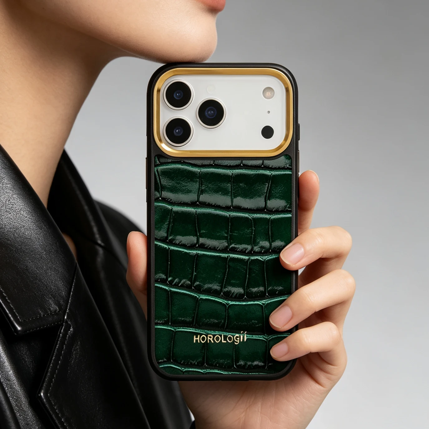 Personalized Name Crocodile Pattern Italian Leather Phone Cover for Iphone 17 Pro Max Case Gift Friend and Round Magnet Inside