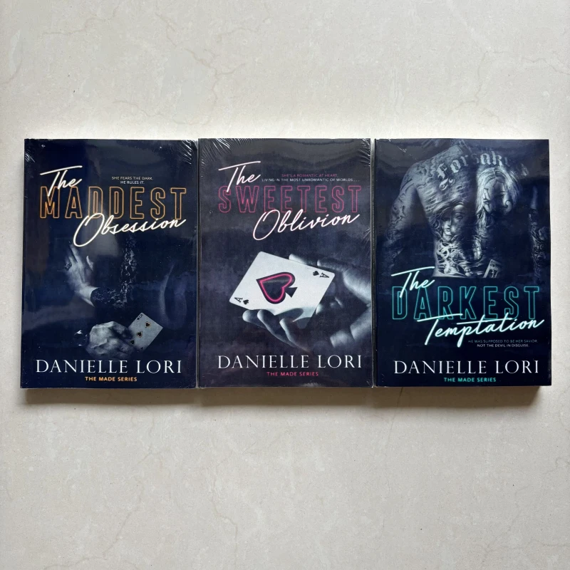 3 كتب مصنوعة من تأليف دانييل لوري The Sweetest Oblivion، The Darkest Temptation and The Madest Obsession Paperback Book