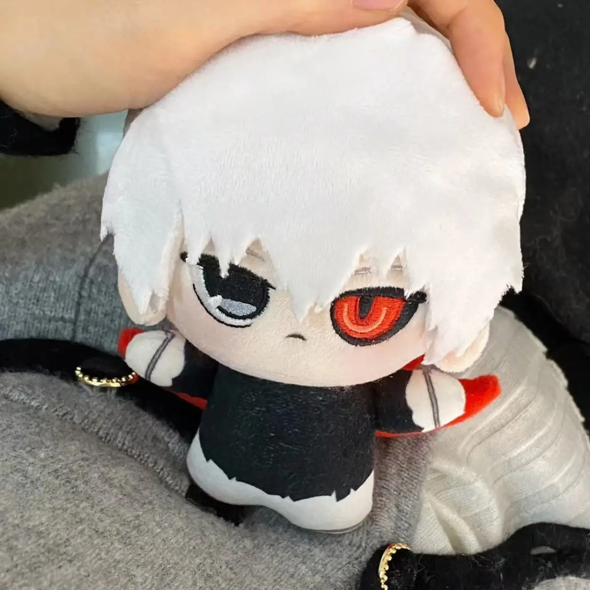 

Плюшевая игрушка-фигурка Канеки Кена из аниме, 10 см, хлопковая плюшевая кукла, игрушка-подвеска, брелок, подарок на день рождения/Рождество