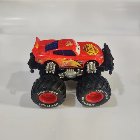 Металлические машинки Disney Pixar Cars: Молния МакКуин и Джексон Сторм — детальный вид товара