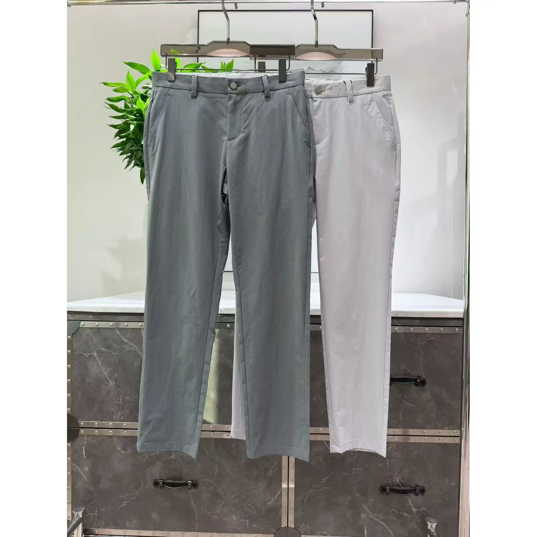 

Брюки в итальянском стиле old money, прямые, повседневные, не мнущиеся, для костюма.