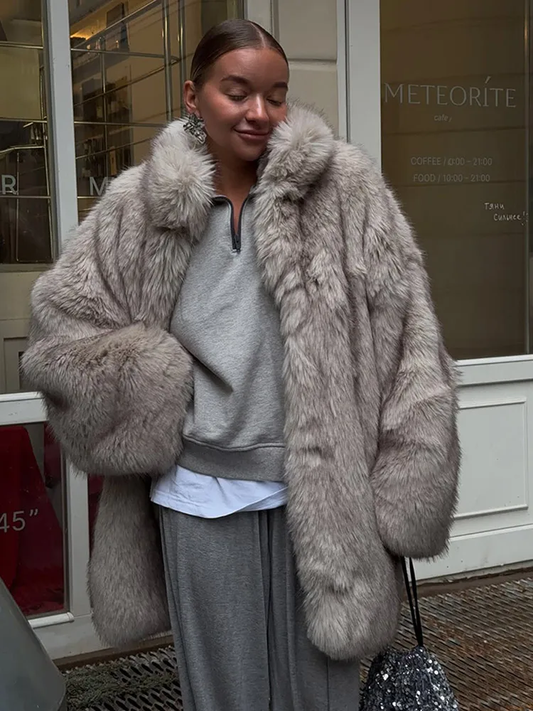 Women Stand Collar Faux Fur Coat Chic Full Sleeve Loose Highstreet Thickened Outerwears Luxury New Lady Winter Daily Warm Jacket