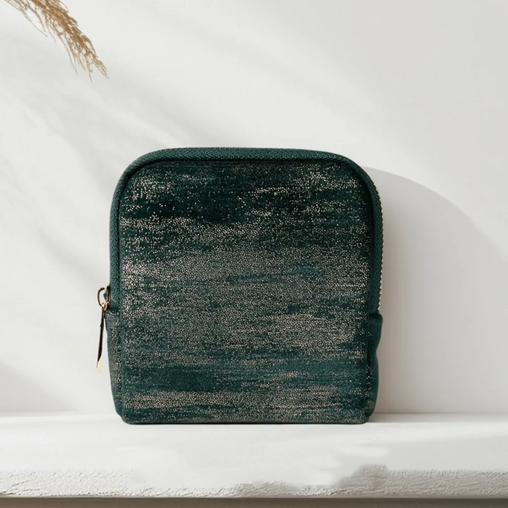 

Flannel Travel Jewelry Case Mini with Compartments Jewelry Organizer Tassel Zipper Portable Jewelry Storage Pouch