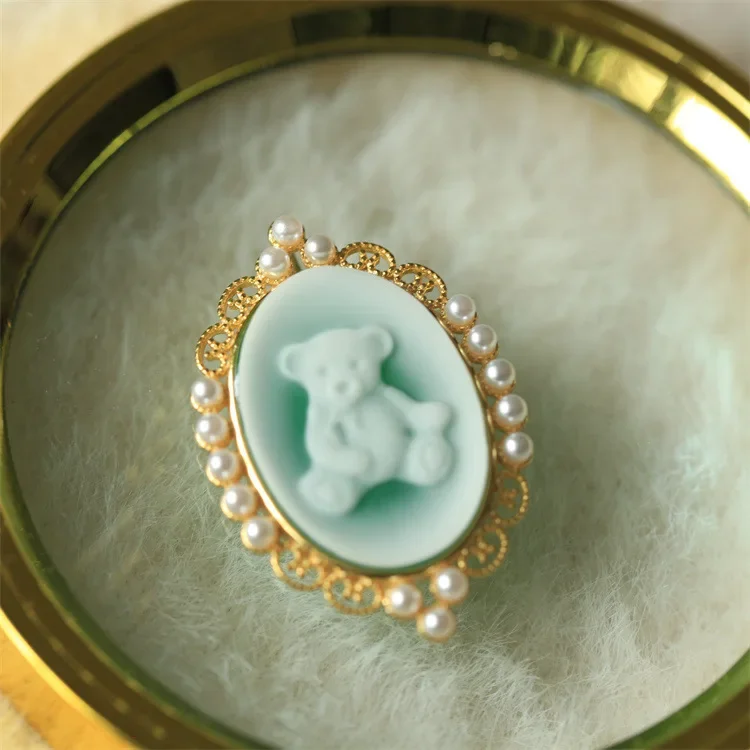 S925 silver agate cameo agate embossed bear pendant, vintage niche design