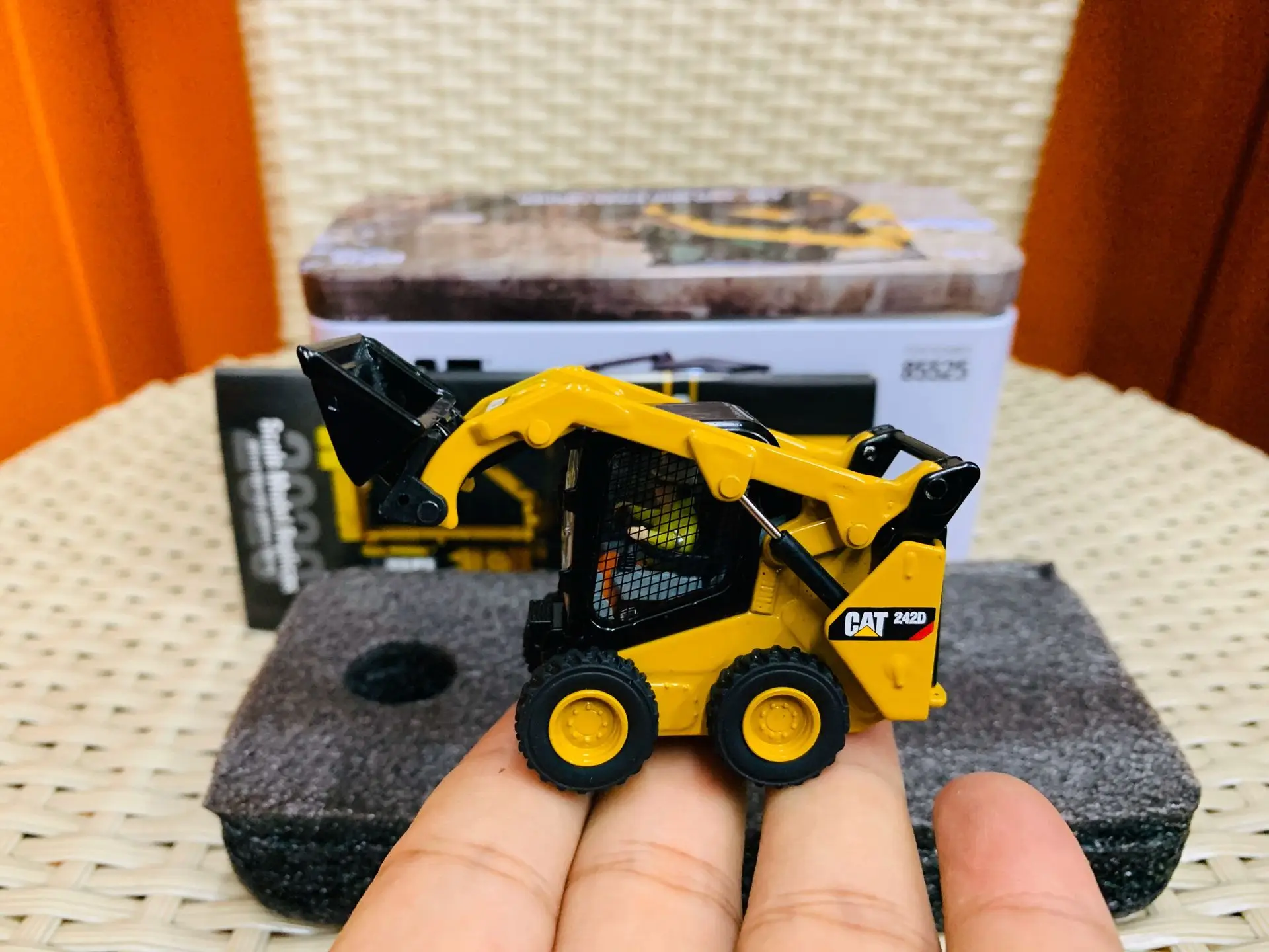 242D Skid Steer Loader 1/50 Scale Metal Model By Diecast Masters 85525