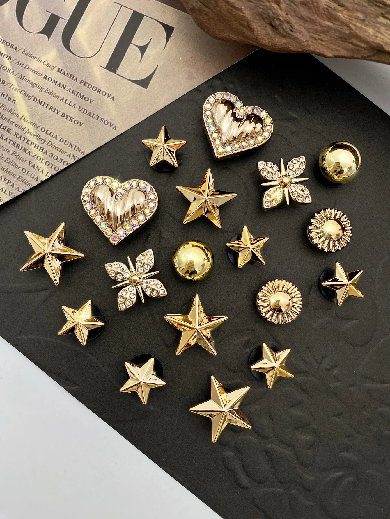 18 قطعة من قلوب الماس الذهبية الملونة، نجوم خماسية ذهبية بأحجام مختلفة، إكسسوارات أحذية لؤلؤ ABS ذهبية، ديت DIY