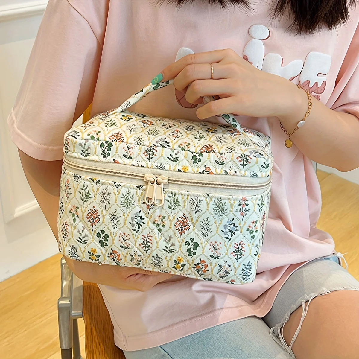

Vintage Flowers Pattern Makeup Handbag, Multifunctional Toiletry Wash Bag