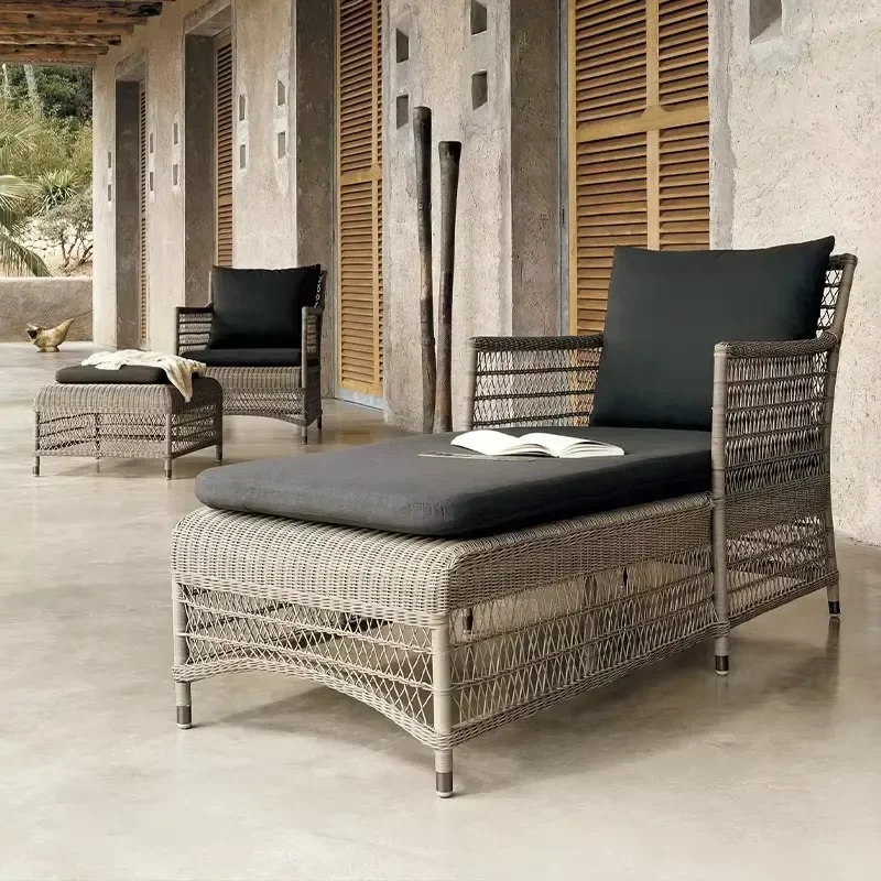 Outdoor Sloped Arms Legs Single Sofa Chair All-weather Wicker Wood Set Modern Garden Sofa Living Room Courtyard