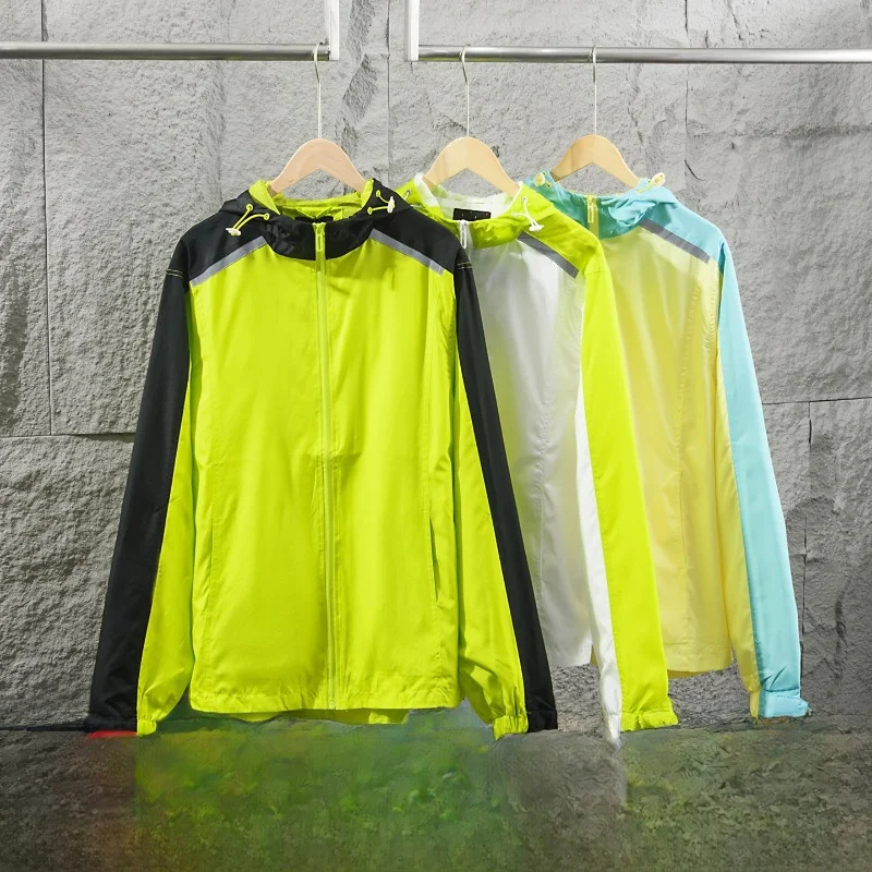 

Men's Spring Outdoor Lightweight Windproof Breathable Hooded Jacket Garment Polyester Fiber Long Sleeve Zipper Closure Coat