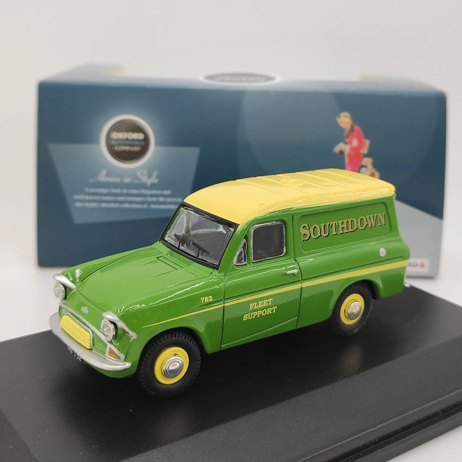 

Diecast OXFORD 1/43 Scale Austin Transport Car Alloy Car Model Green Collectible Toy Gift Souvenir Display Ornament