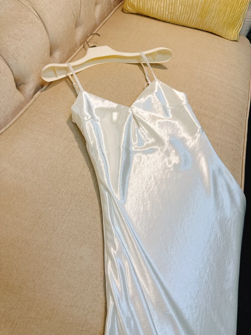 Ele V-ne  Dr Sexy Strapl Gown in Silk Satin Fabric for Par And Holiday Mid-length A-line Gown