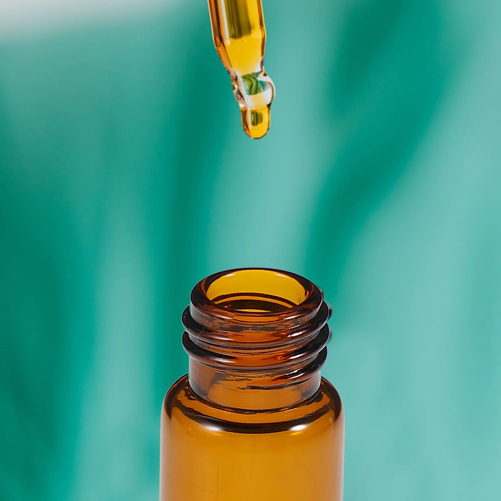 

100Pcs Refillable Glass Bottles Smooth Surface Essential Oil Sample Jars for Long Service Time Transparent Sample Bottles