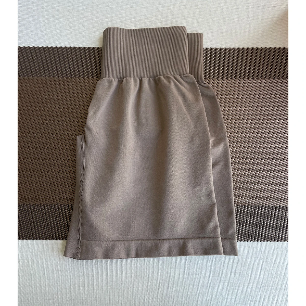 Рисунок 2 - TKITK однотонные бесшовные шорты из спандекса