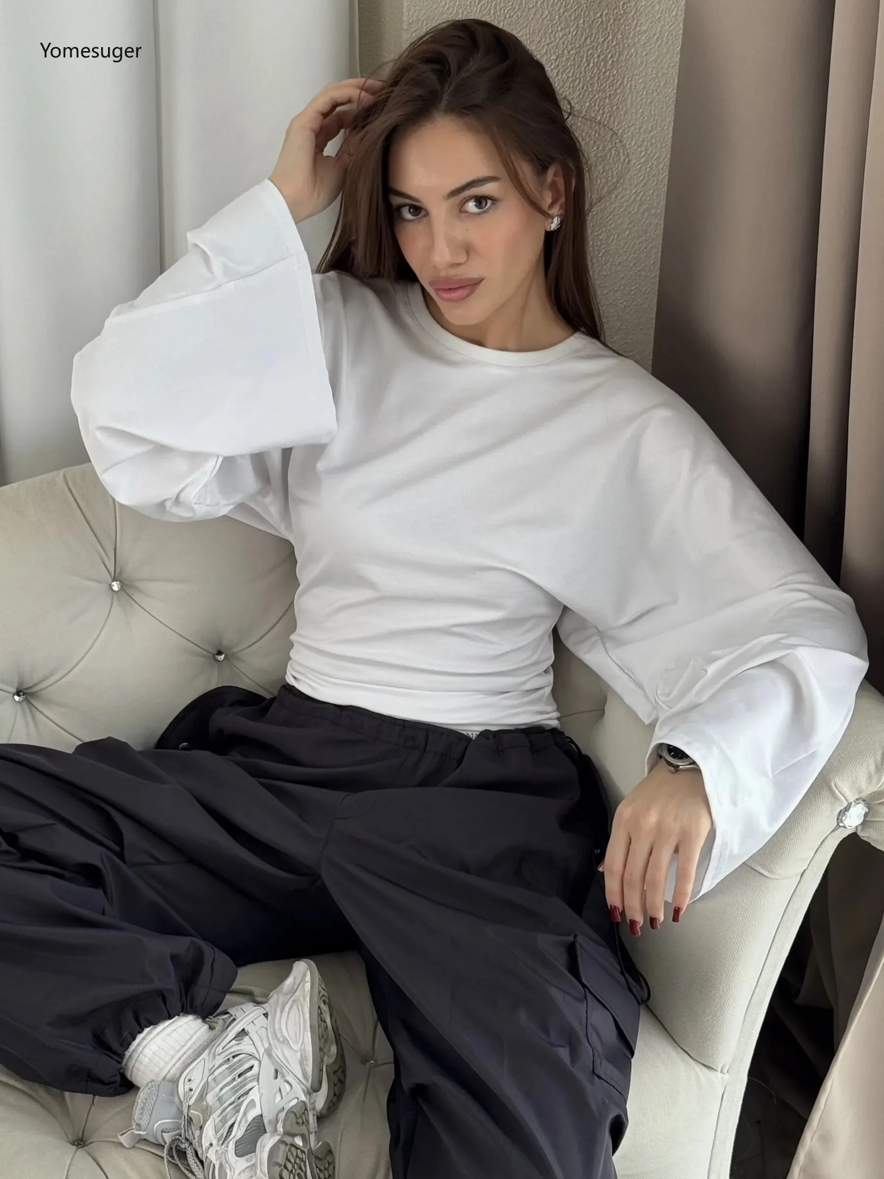 

Yomesugar Autumn Women's Regular Shoulder Tops Solid Color Round Neck Wide Sleeve T-shirts Casual Simple Tees Vintage Streetwear