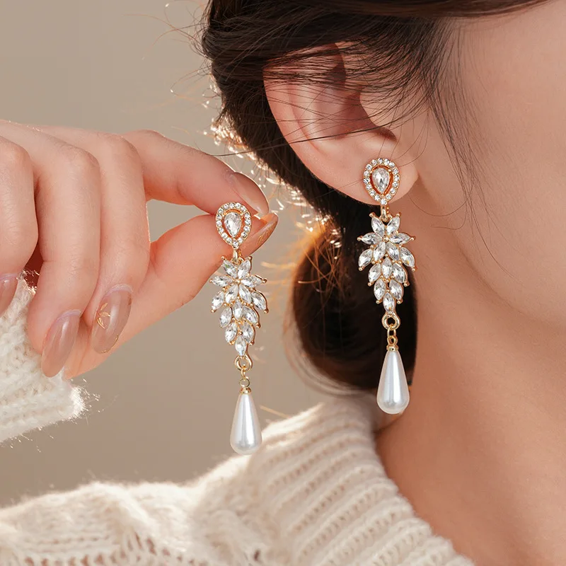 New South Korea Leaf Oval Water Drop Pearl Pendant Earrings Fashion Elegant All-match Earrings Women's Jewelry