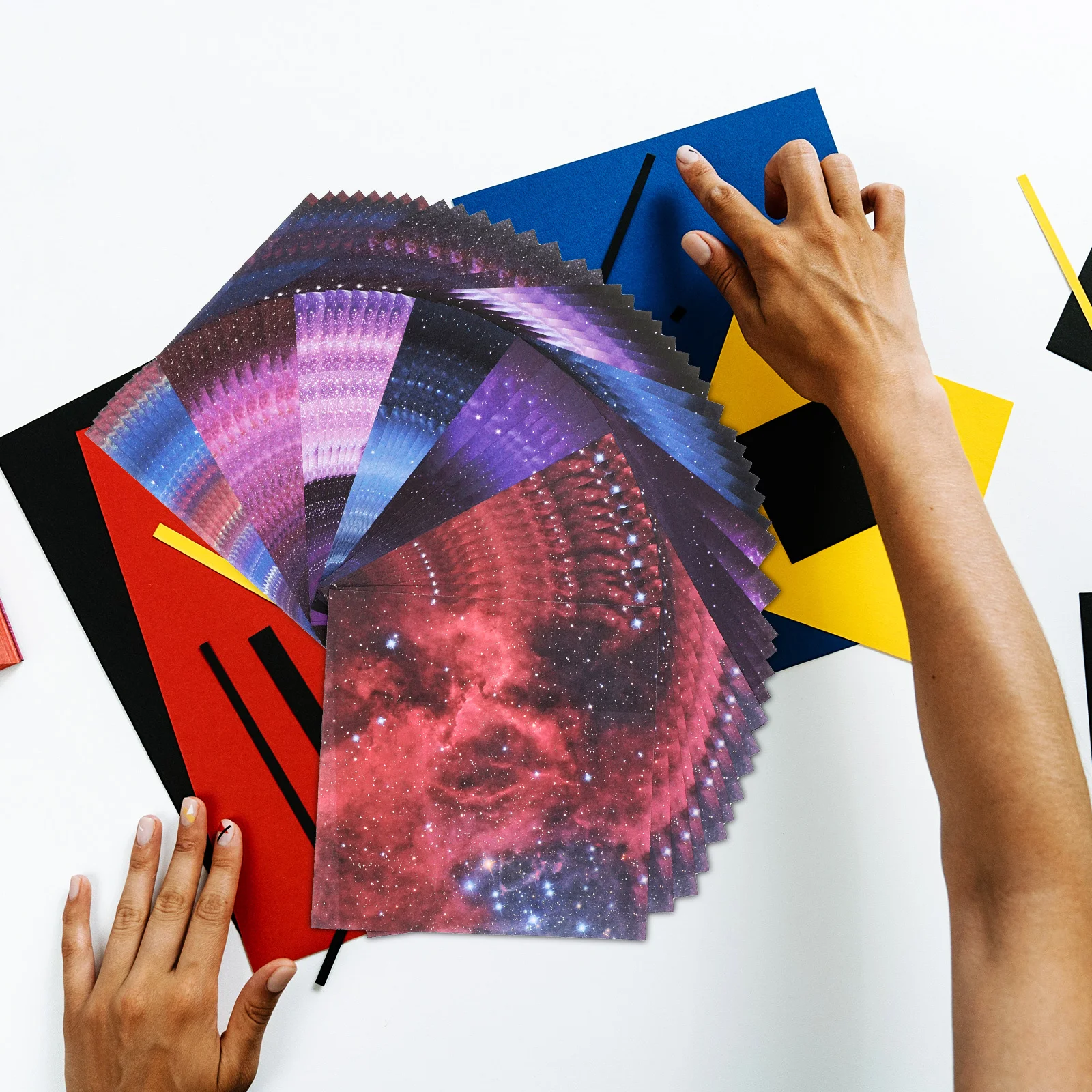 

200 Sheets Portable Folding Paper Square DIY Origami Paper for Creative Imagination and Artistic Handcraft Projects