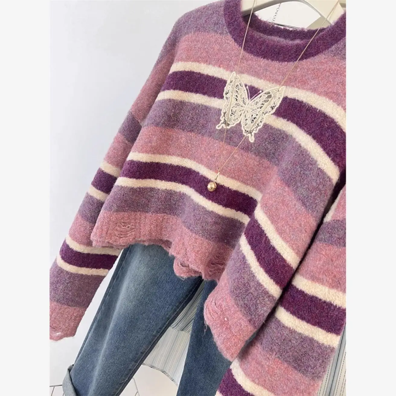 سترة نسائية قصيرة محبوكة 2025 جديدة لخريف وشتاء بتصميم أمريكي عتيق بألوان متباينة ومخططة مع فتحات