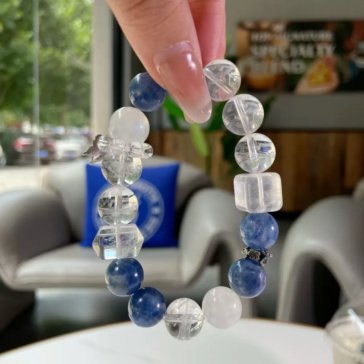 

Natural Crystal Bracelet, Kyanite, White Crystal Fashion Light Luxury, Women's Bracelet.