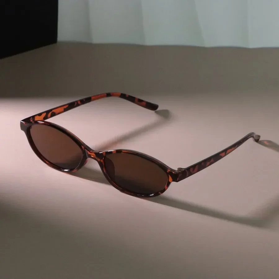Stilvolle Cat Eye Sonnenbrille Frauen Männer Vintage Marke Spiegel Objektiv Einfache Sonnenbrille Weiblich Männlich Coole Farben Oculos De Sol