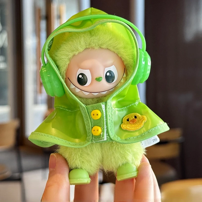 ملابس دمى لـ 10 سنتيمتر Labubu معطف واق من المطر الزي مع سماعات احذية المطر لسلسلة رمز القلب 4.0 Mini 4th Gen مزينة