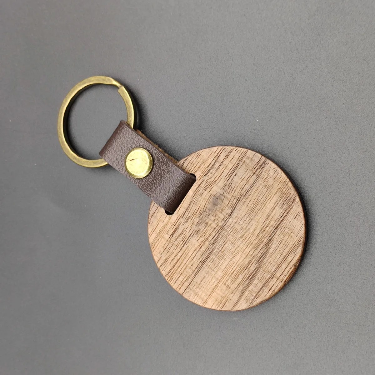Personalisierter Schlüsselanhänger mit LOGO und Namen, Spaten-Design für Mann und Frau, Metall-Auto-Moto-Schlüsselring, Leder, Kreative Gravur, Holz, DIY-Schlüsselanhänger, Geschenk – Detail 2