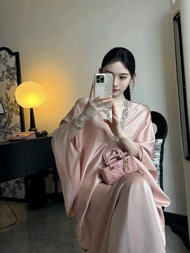 

Elegant Silk Satin Drill Embedded Loose Long Dress Ladies Casual Style A-Line Silhouette V-Neck Seven-Sleeve Autumn Dress