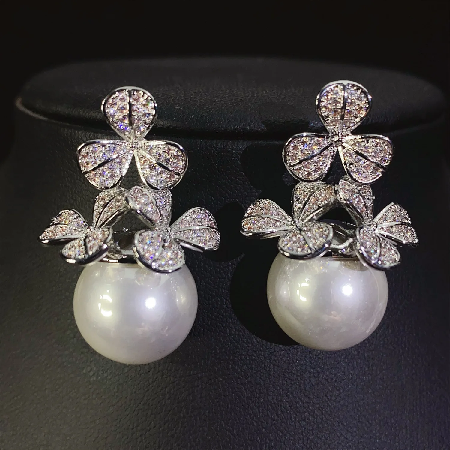 

White Pearl Earrings for Women Elegant Shiny Zircon Flower Plant Stud Earrings Dinner Party Female Gift