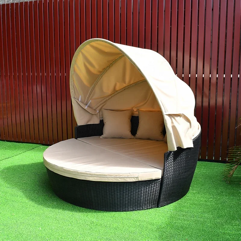 

-Пляжный бассейн, солнечная кровать, уличная гостиная, кушетка из ротанга, плетеный садовый набор, патио, уличная мебель