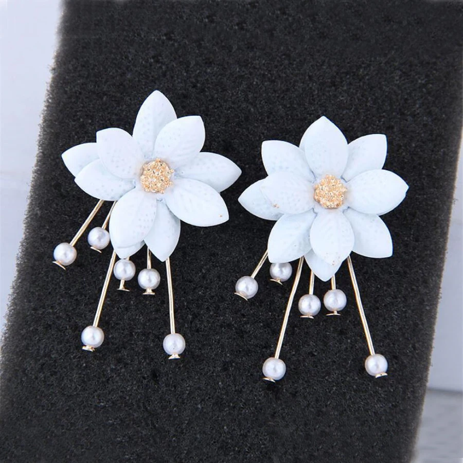 New Zinc Alloy Trendy Plant Women Dangle Earrings Petal Pearl Sweet Earrings Flowers Earrings For Women Drops Earrings