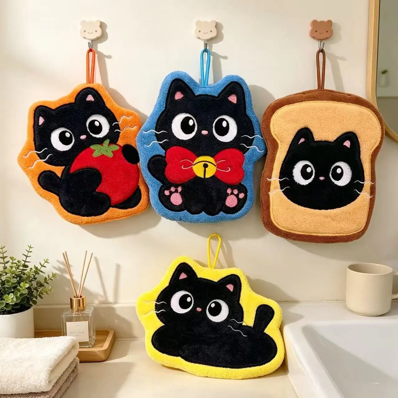 Cute hanging cartoon cat handkerchief, thickened coral fleece, highly absorbent bathroom kitchen dual-use quick drying towel